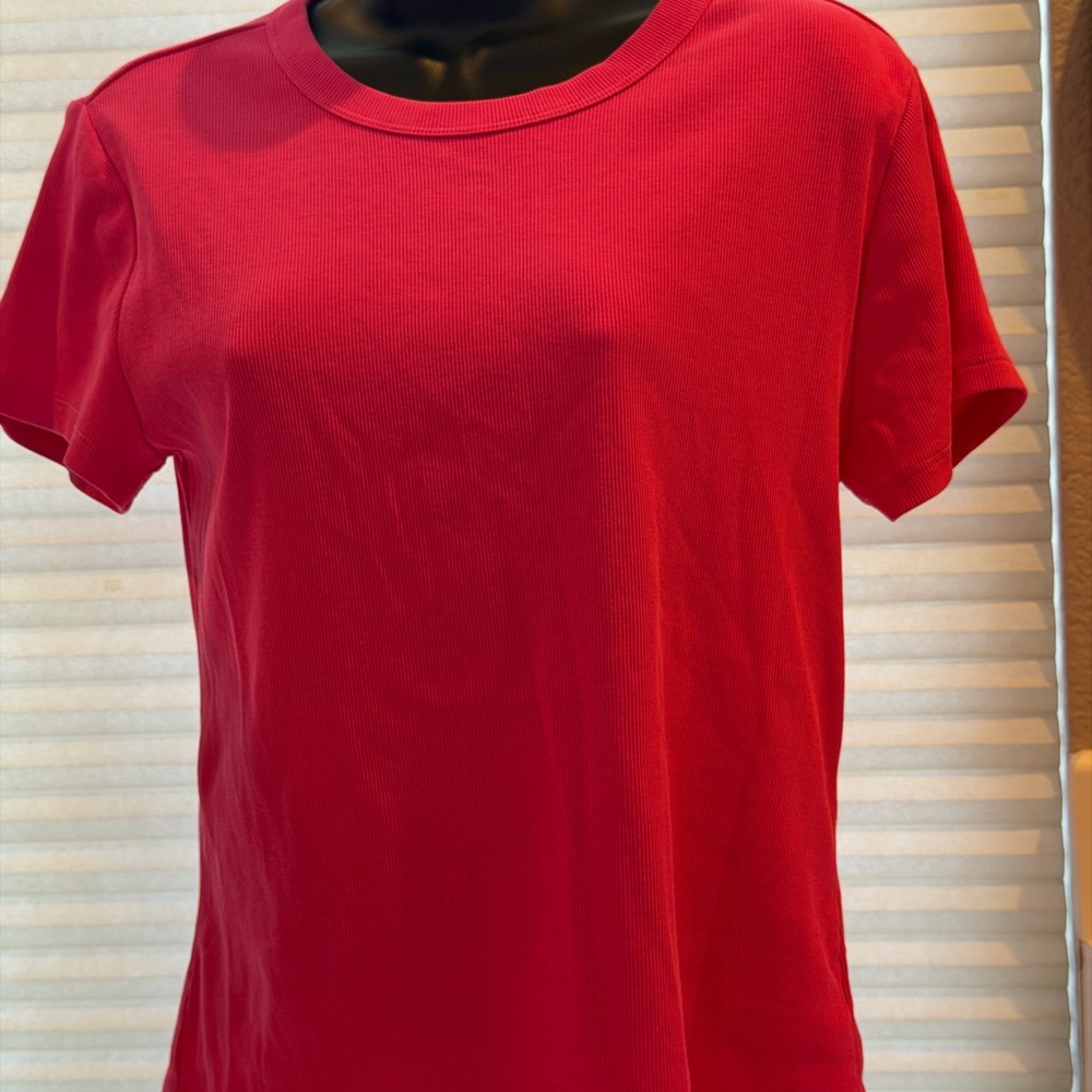 Old Navy Pink Ribbed Tee Women’s size L